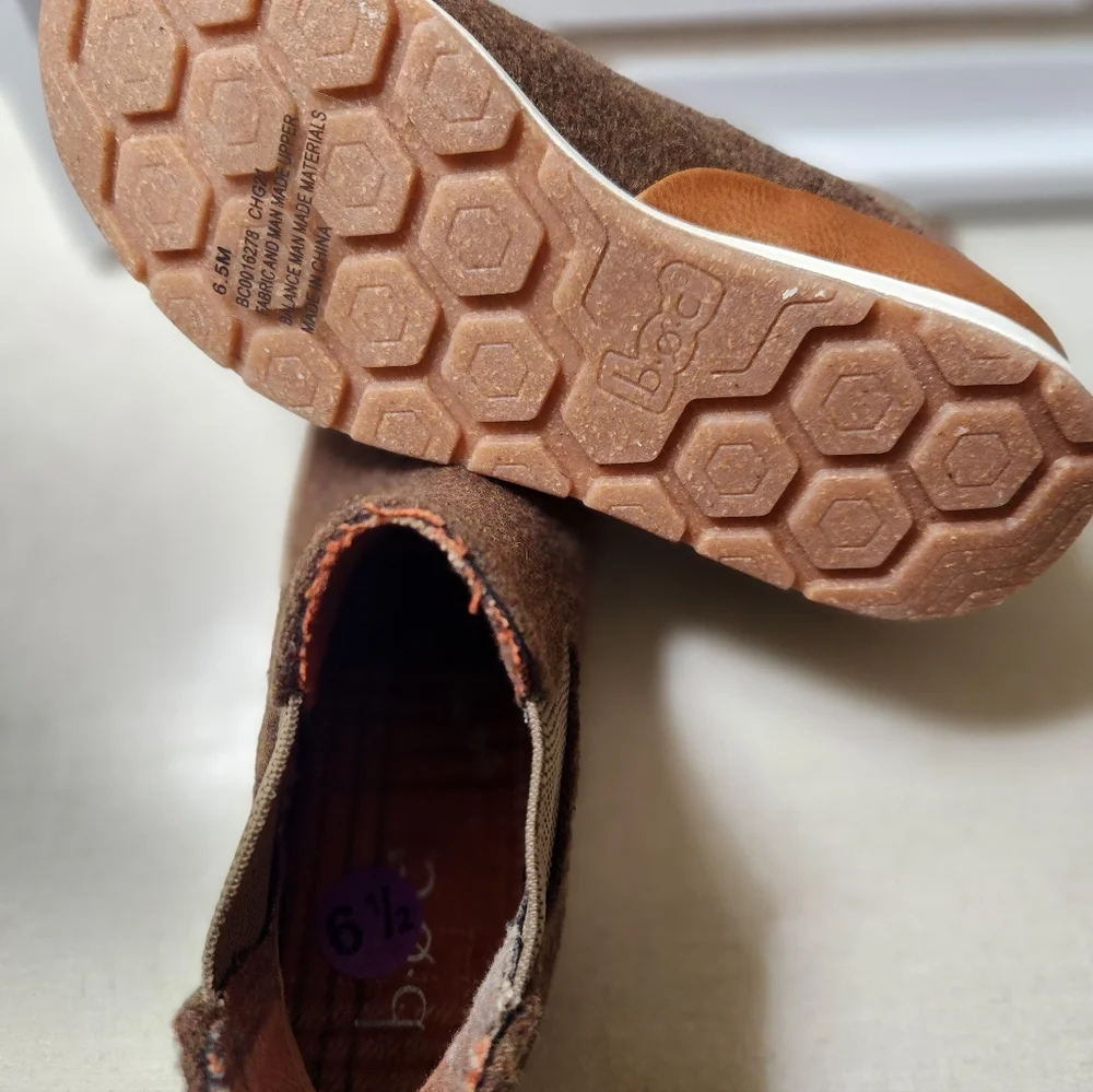 B.O.C. Born Kara Women's Brown Felt Pull-On Booties w/Elastic Sides,6.5, NWOT